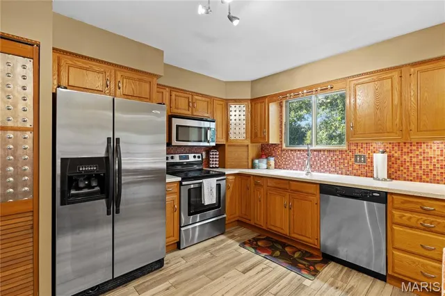 $229,900 | 2362 Briarcliff Drive, Alton, IL 62002