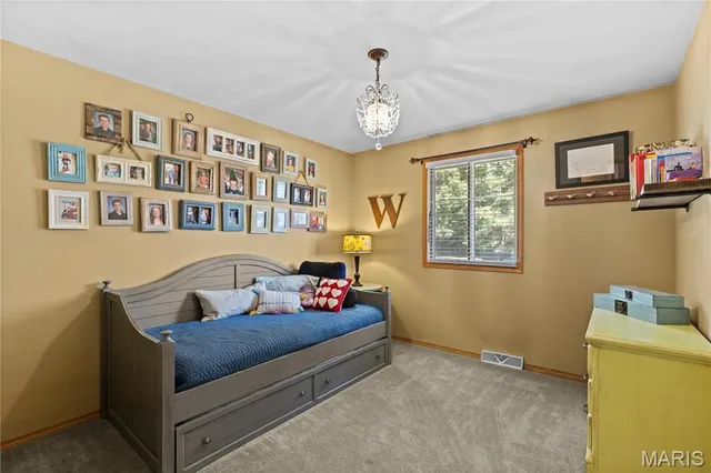 $229,900 | 2362 Briarcliff Drive, Alton, IL 62002