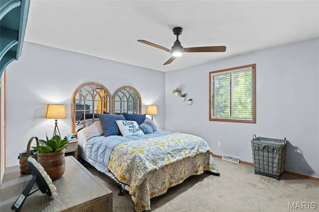 $229,900 | 2362 Briarcliff Drive, Alton, IL 62002