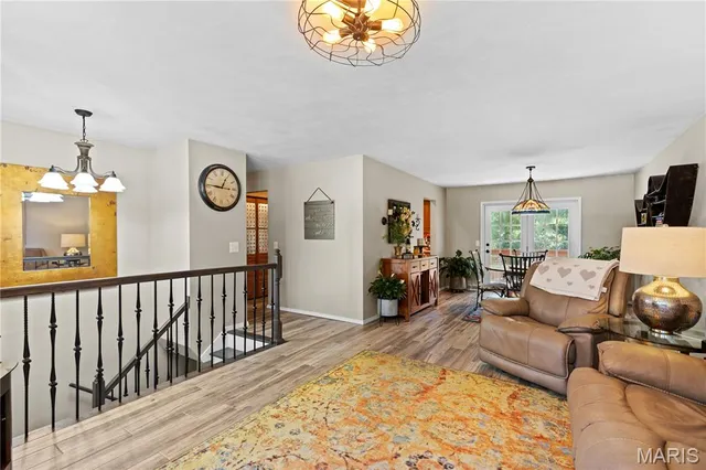 $229,900 | 2362 Briarcliff Drive, Alton, IL 62002