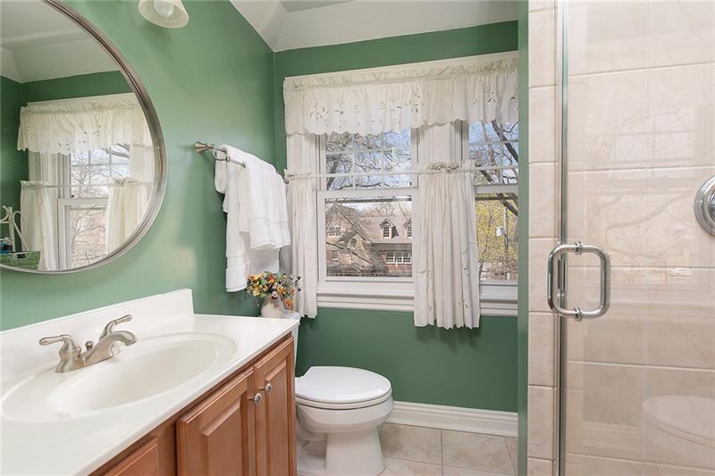304 Quaker Road Sewickley, PA 15143 - Photo 21 of 25 Another full bathroom is located on the third level.