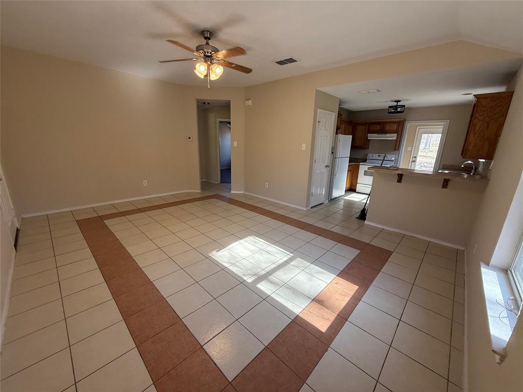 900 Reese Lane Azle, TX 76020 - Photo 6 of 15