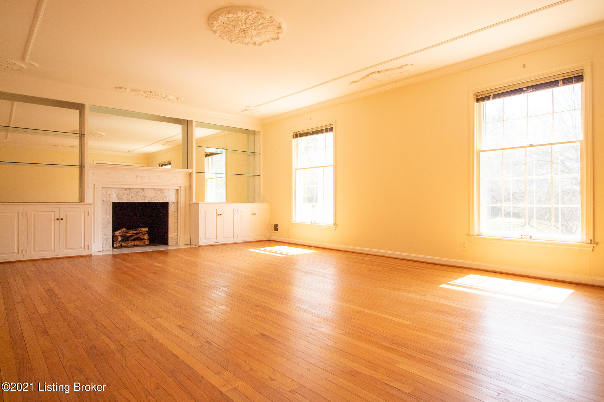 4903 Crofton Road Louisville, KY 40207 - Photo 19 of 39 034