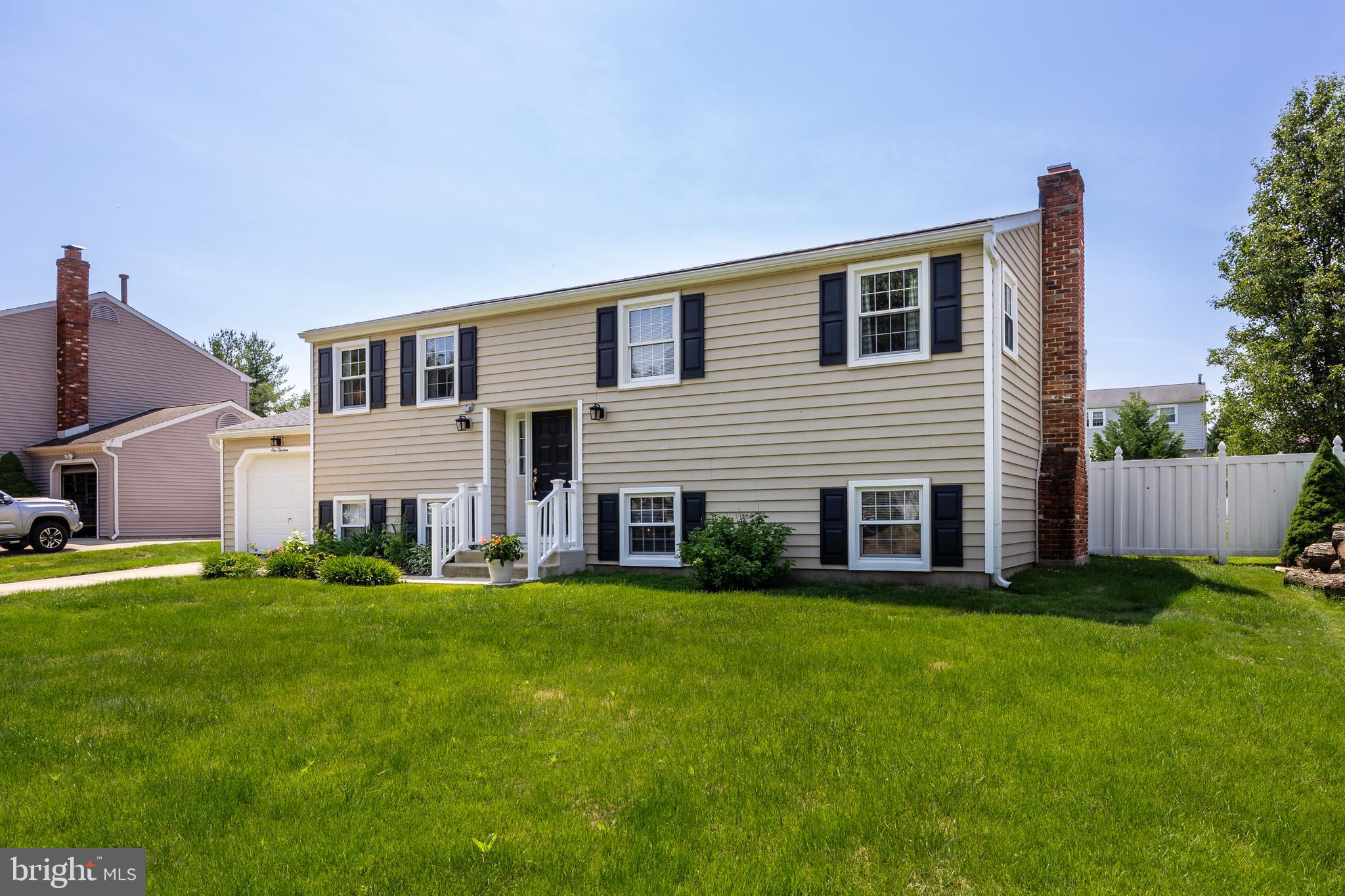 113 Lincoln Drive Clementon, NJ 08021 - Photo 2 of 33