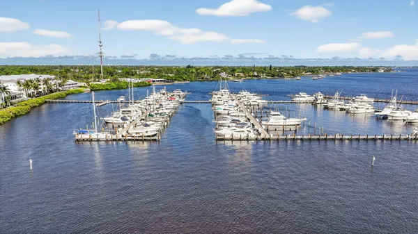 $2,900 | 875 Northwest Flagler Avenue, Unit 302, Stuart, FL 34994