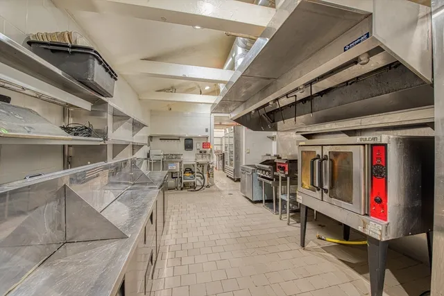 $900,000 | 15 School Street, Taunton, MA 02780