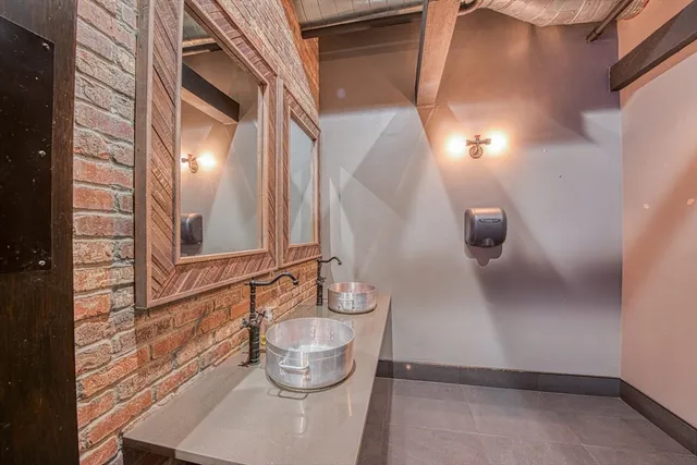 $900,000 | 15 School Street, Taunton, MA 02780