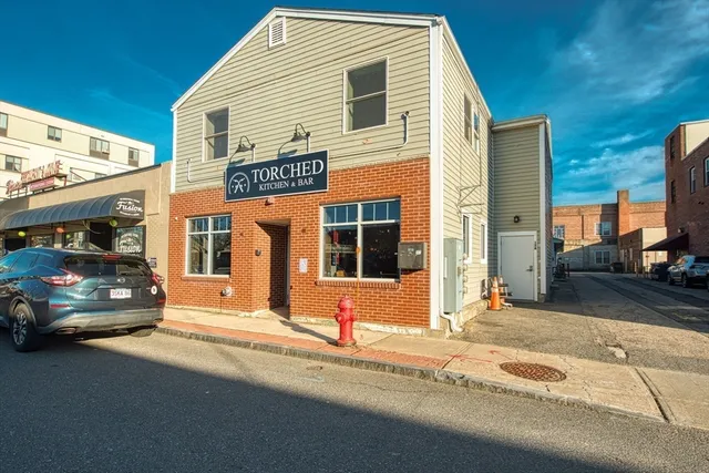 $900,000 | 15 School Street, Taunton, MA 02780