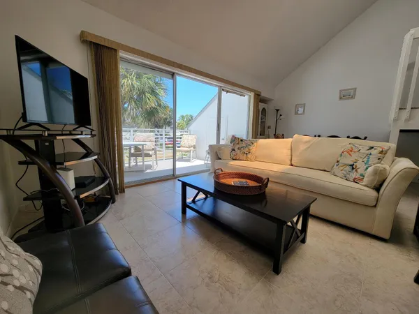 $2,200 | 1605 Highway 1, Unit M2210, Jupiter, FL 33477