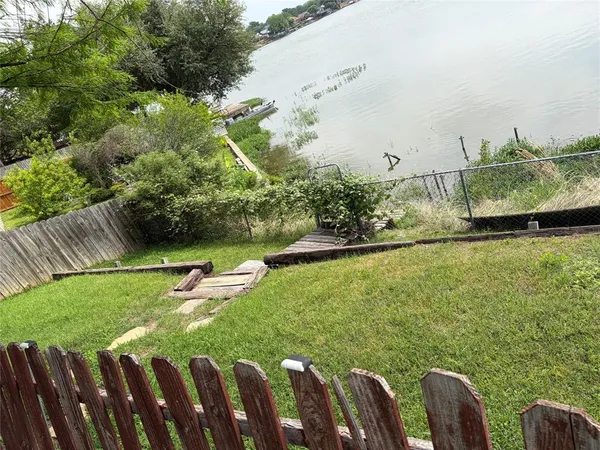 $3,500 | 1403 Lakeshore Drive, Irving, TX 75060