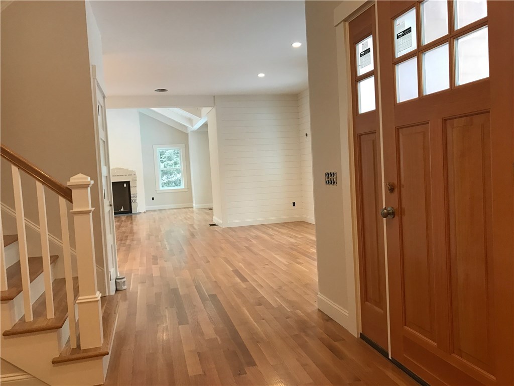 110 Longfellow Road Jamestown, RI 02835 - Photo 2 of 7 Gallery Image 2