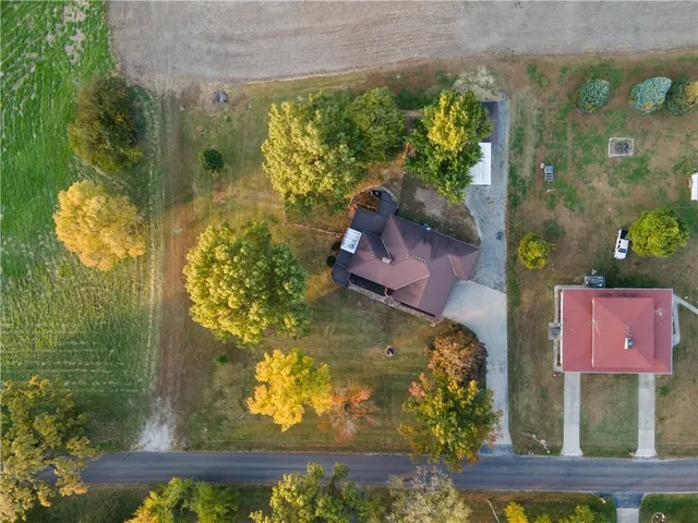 $415,000 | 7201 Whitson Road Southeast, St. Joseph, MO 64507