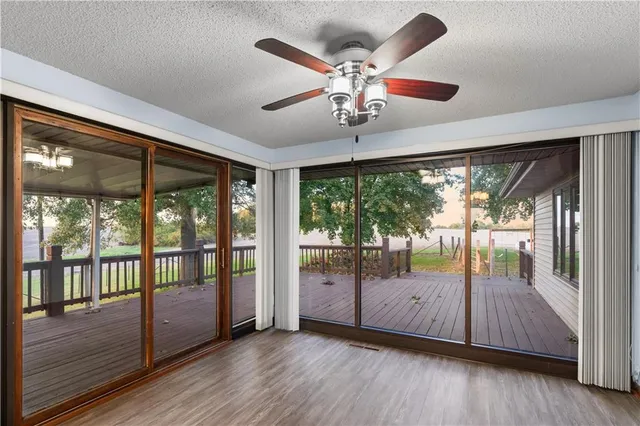 $415,000 | 7201 Whitson Road Southeast, St. Joseph, MO 64507