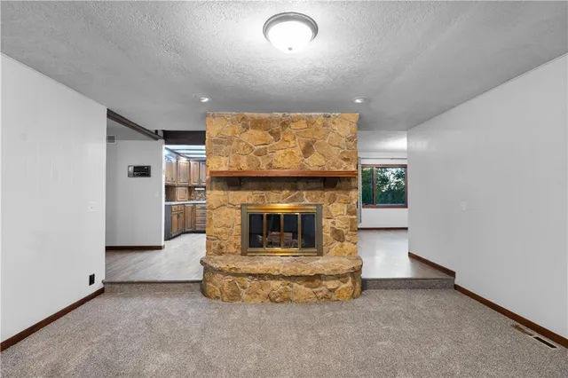 $415,000 | 7201 Whitson Road Southeast, St. Joseph, MO 64507