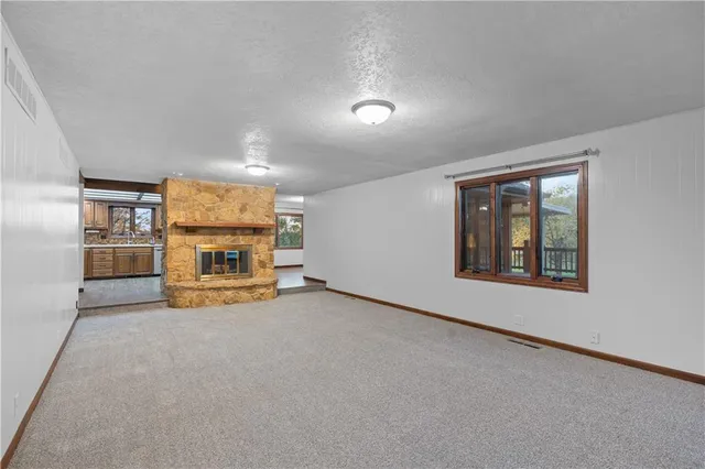 $415,000 | 7201 Whitson Road Southeast, St. Joseph, MO 64507