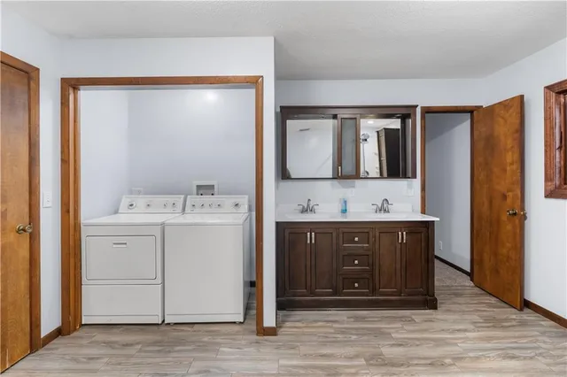 $415,000 | 7201 Whitson Road Southeast, St. Joseph, MO 64507