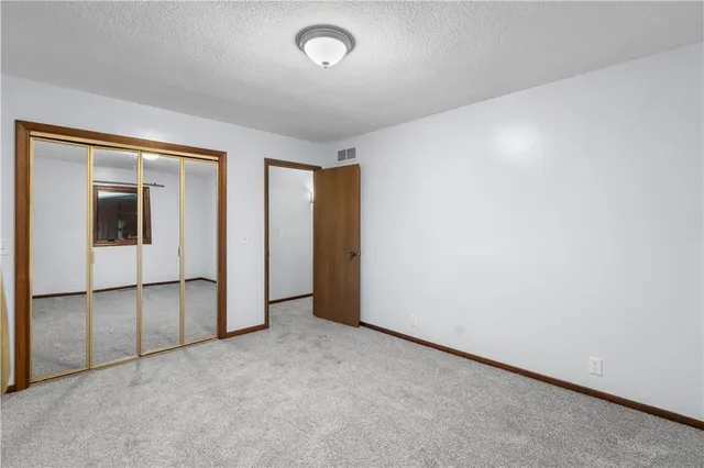 $415,000 | 7201 Whitson Road Southeast, St. Joseph, MO 64507