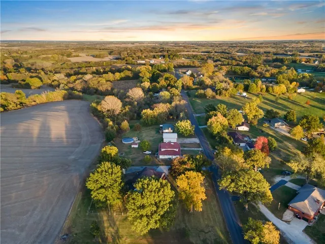 $415,000 | 7201 Whitson Road Southeast, St. Joseph, MO 64507