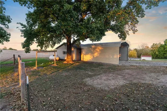 $415,000 | 7201 Whitson Road Southeast, St. Joseph, MO 64507