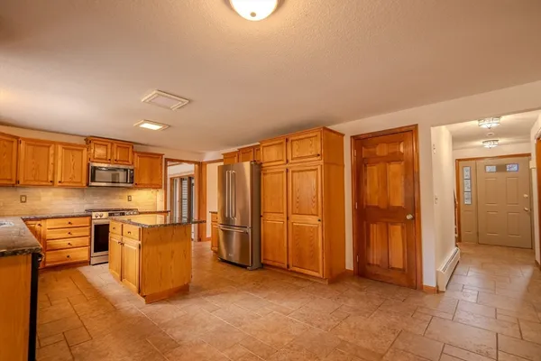 $695,000 | 1 Ashley Circle, Easthampton, MA 01027