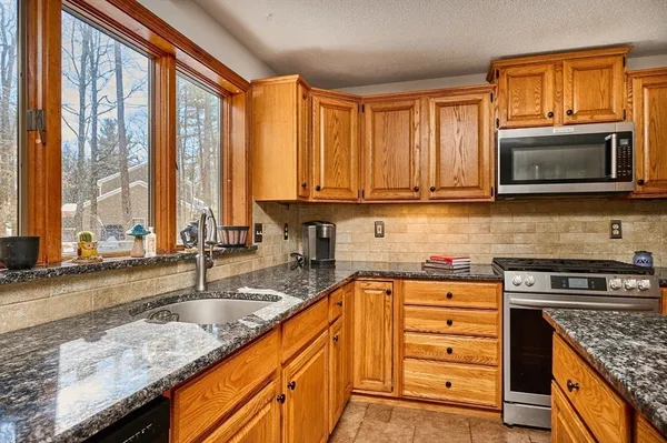 $695,000 | 1 Ashley Circle, Easthampton, MA 01027