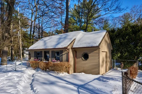 $695,000 | 1 Ashley Circle, Easthampton, MA 01027