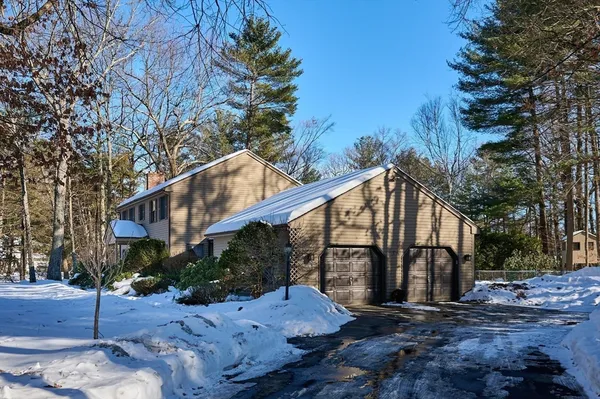 $695,000 | 1 Ashley Circle, Easthampton, MA 01027