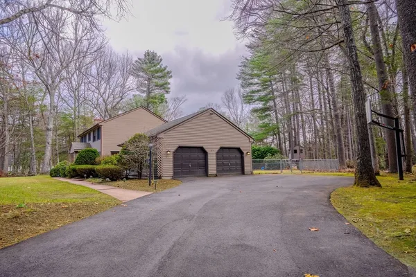 $695,000 | 1 Ashley Circle, Easthampton, MA 01027
