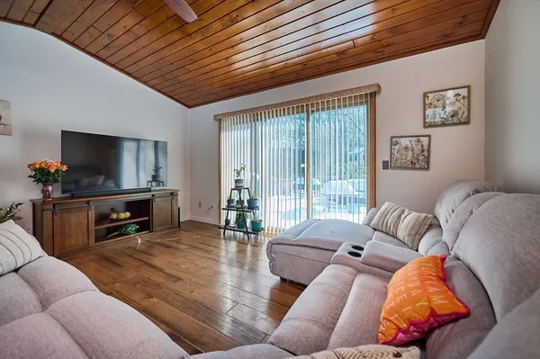 $695,000 | 1 Ashley Circle, Easthampton, MA 01027