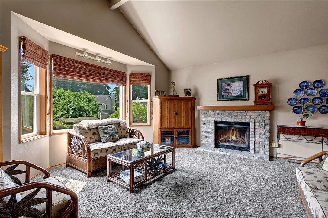 19822 133rd Place Southeast Renton, WA 98058 - Photo 4 of 25 Gallery Image 4