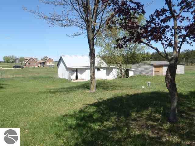 6983 Creighton Road Southwest South Boardman, MI 49680 - Photo 5 of 13 1710281-4.JPG