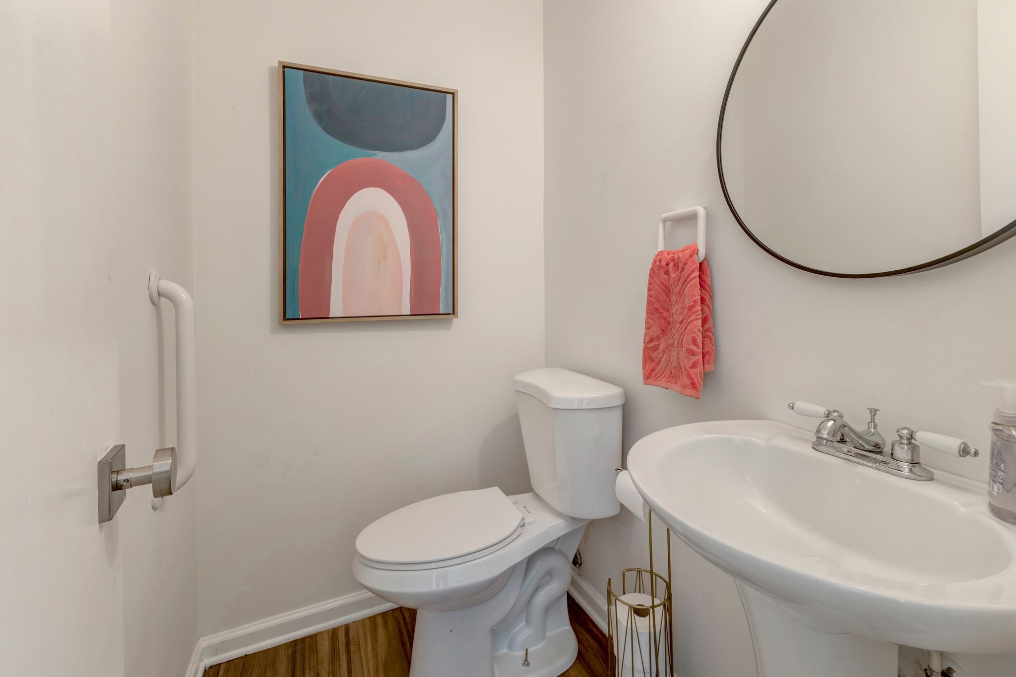 1011 Murfreesboro Road, Unit B2 Franklin, TN 37064 - Photo 16 of 39 a bathroom with a sink and a mirror