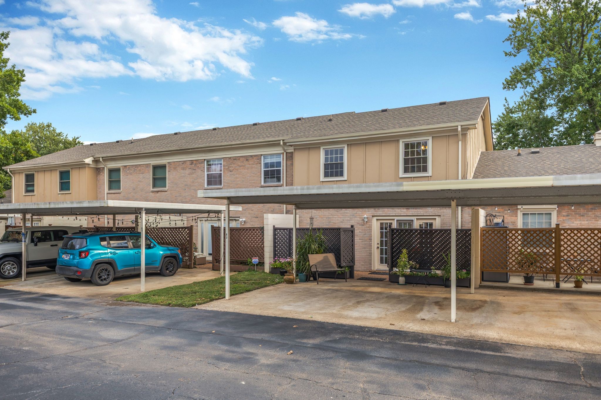1011 Murfreesboro Road, Unit B2 Franklin, TN 37064 - Photo 31 of 39 a house view with a outdoor space