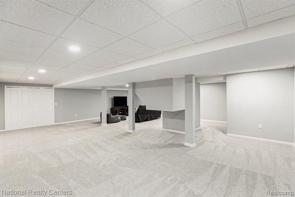 2076 Reagan Drive Rochester Hills, MI 48309 - Photo 24 of 31