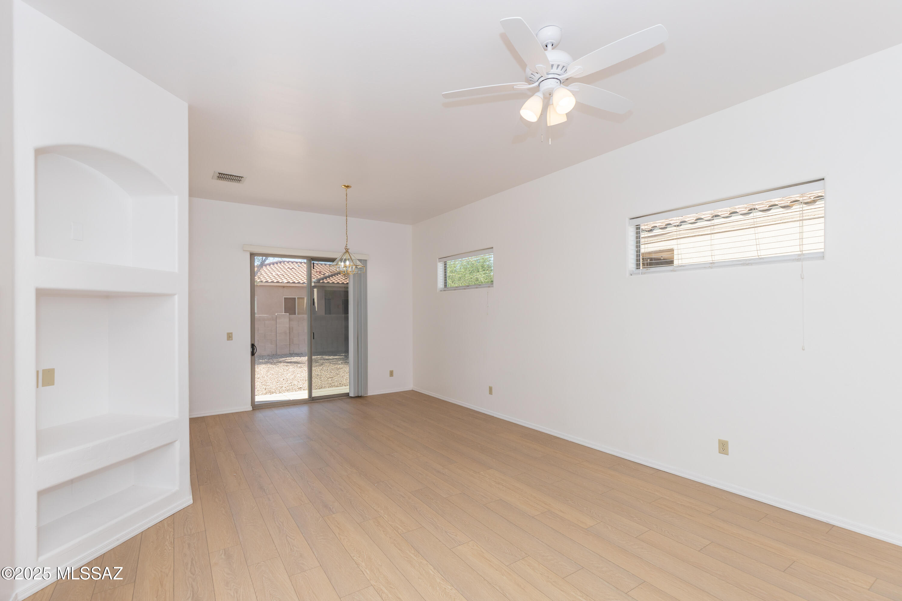 7567 West Pepper Ridge Road Tucson, AZ 85743 - Photo 11 of 28 Gallery Image 11