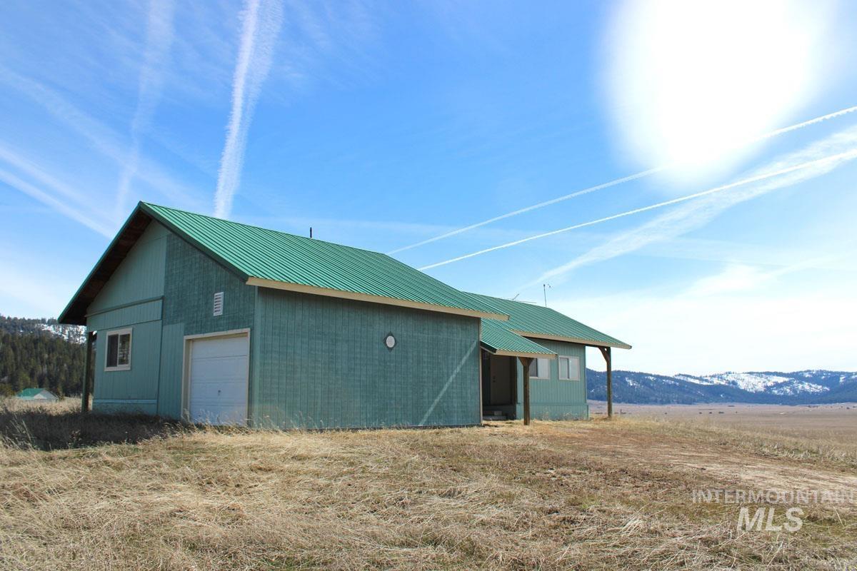 107 Ski-Doo Place Cascade, ID 83611 - Photo 1 of 17
