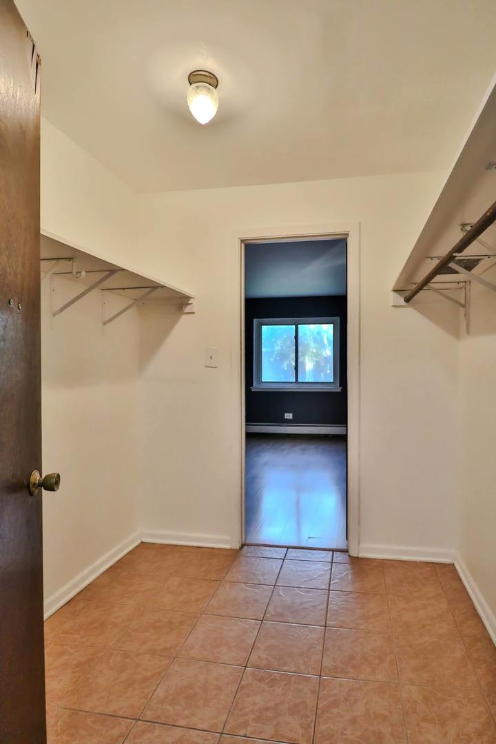 1085 Valley Lane, Unit 216 Hoffman Estates, IL 60169 - Photo 9 of 18