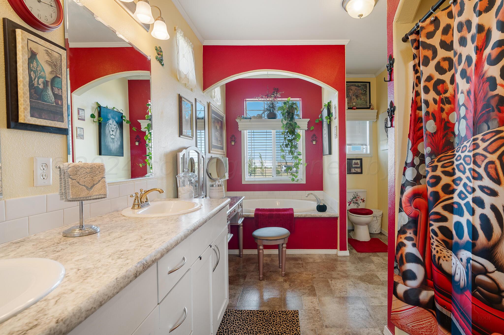 5601 Tranquility Road Amarillo, TX 79118 - Photo 9 of 20 Main Bathroom