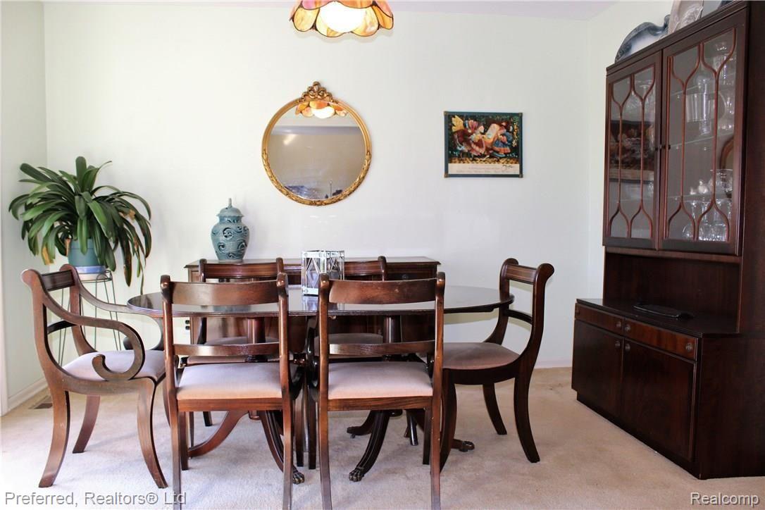 Dining Room 2.JPG