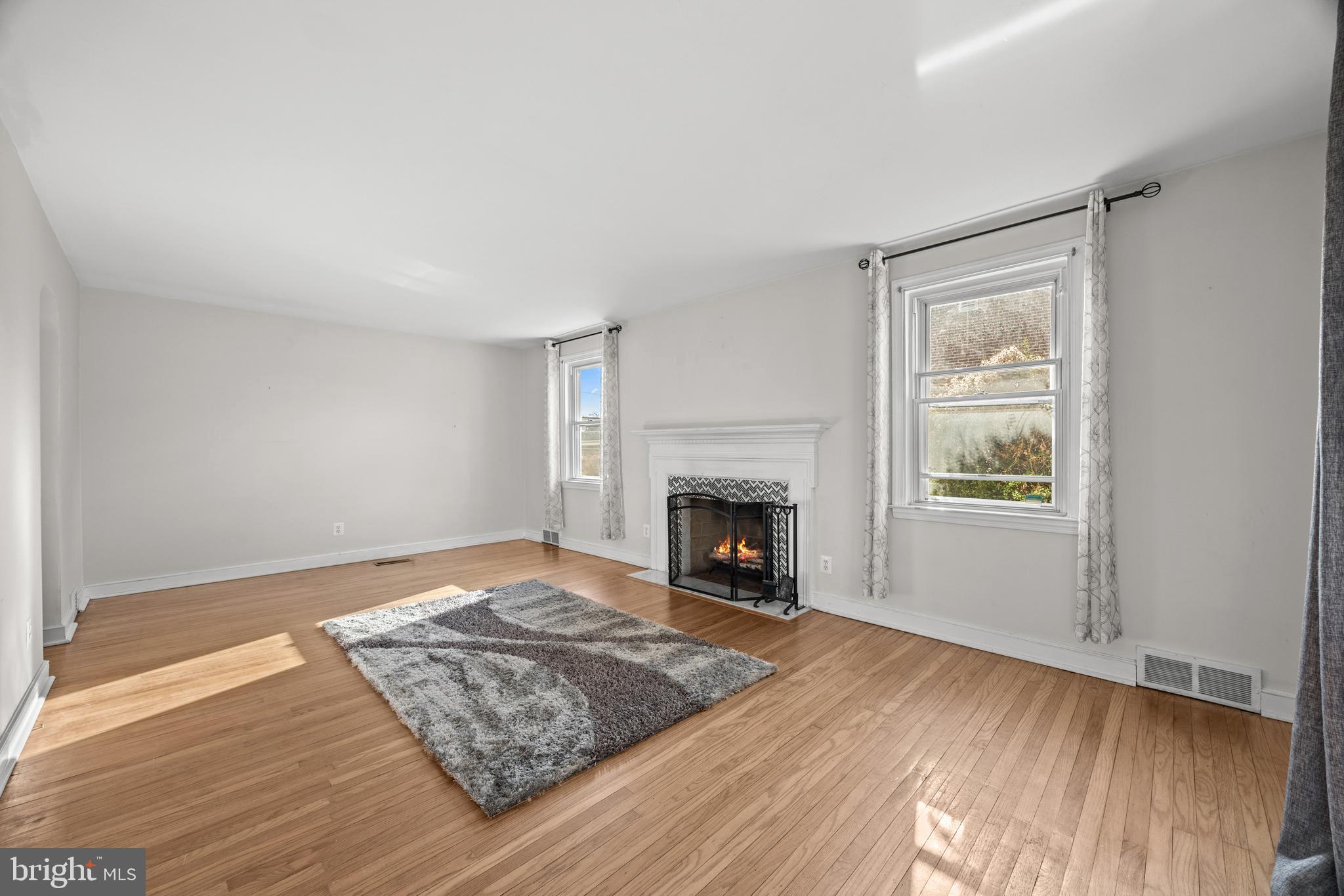 37 Dewey Road Cheltenham, PA 19012 - Photo 4 of 24