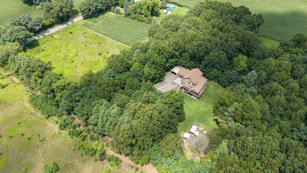 69297 Beebe Road Niles, MI 49120 - Photo 9 of 39 DJI_20240725131256_0012_D-Enhanced-NR-Ed