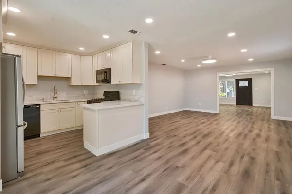 $500,000 | 881 Reuter Drive, West Sacramento, CA 95605