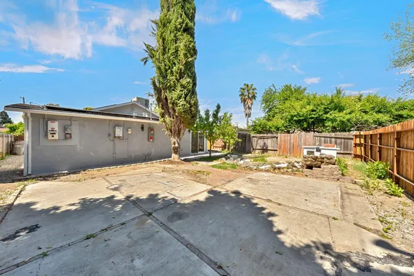 $500,000 | 881 Reuter Drive, West Sacramento, CA 95605