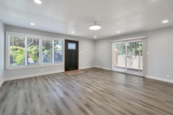 $500,000 | 881 Reuter Drive, West Sacramento, CA 95605