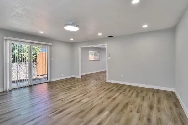 $500,000 | 881 Reuter Drive, West Sacramento, CA 95605