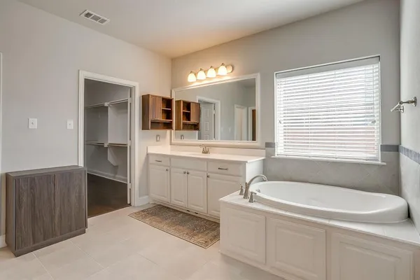 $3,200 | 12400 Angel Vine Drive, Fort Worth, TX 76028