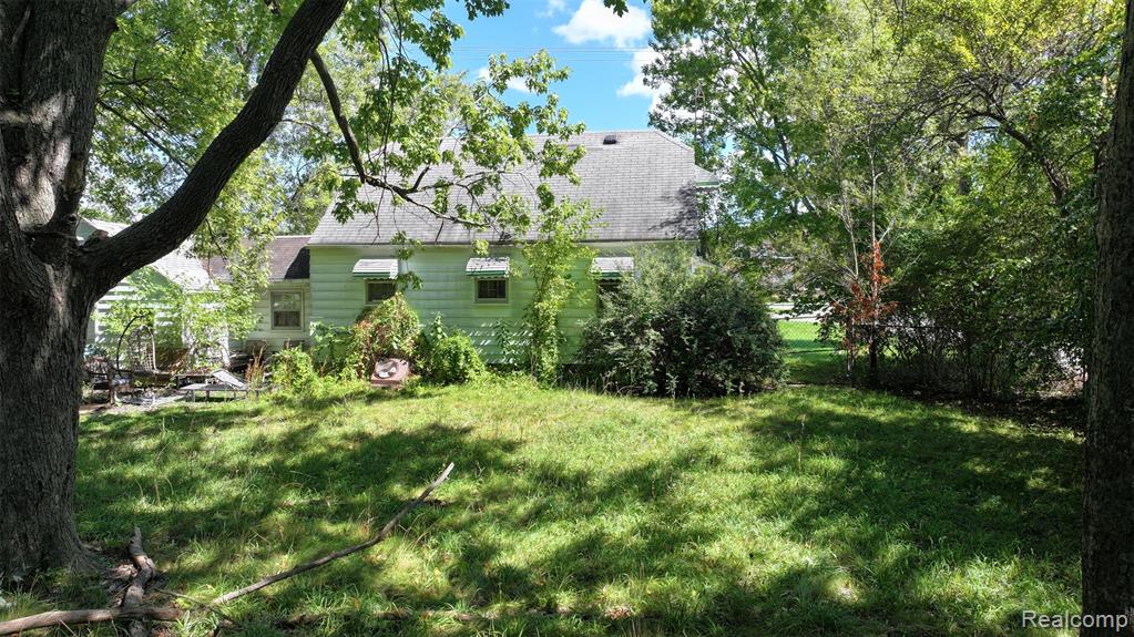 1192 Belsay Road Burton, MI 48509 - Photo 11 of 29 Gallery Image 11