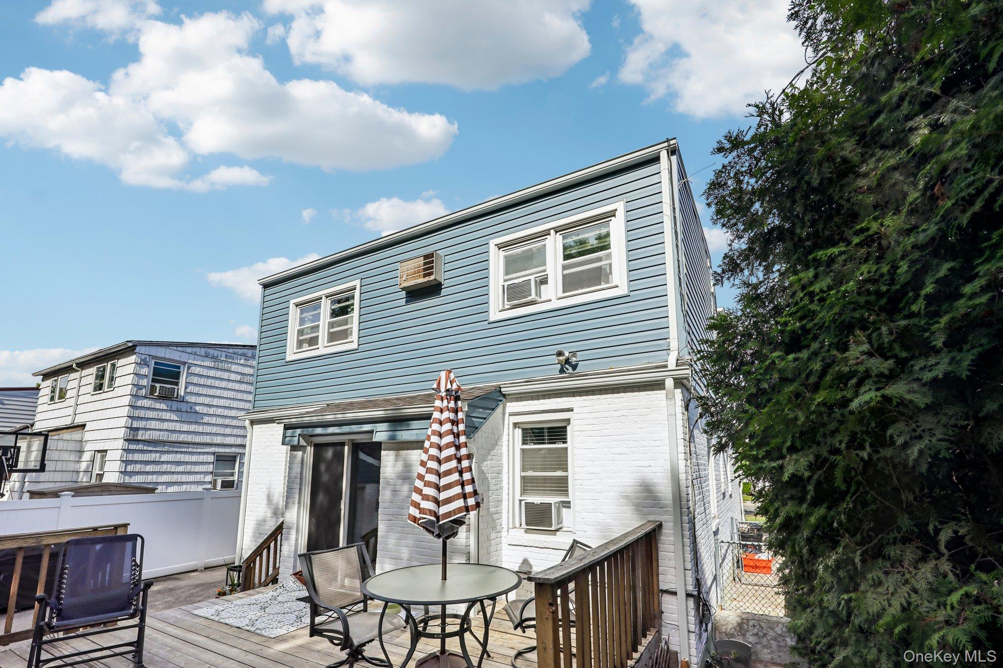 63 Kilburn Road South West Hempstead, NY 11552 - Photo 40 of 41