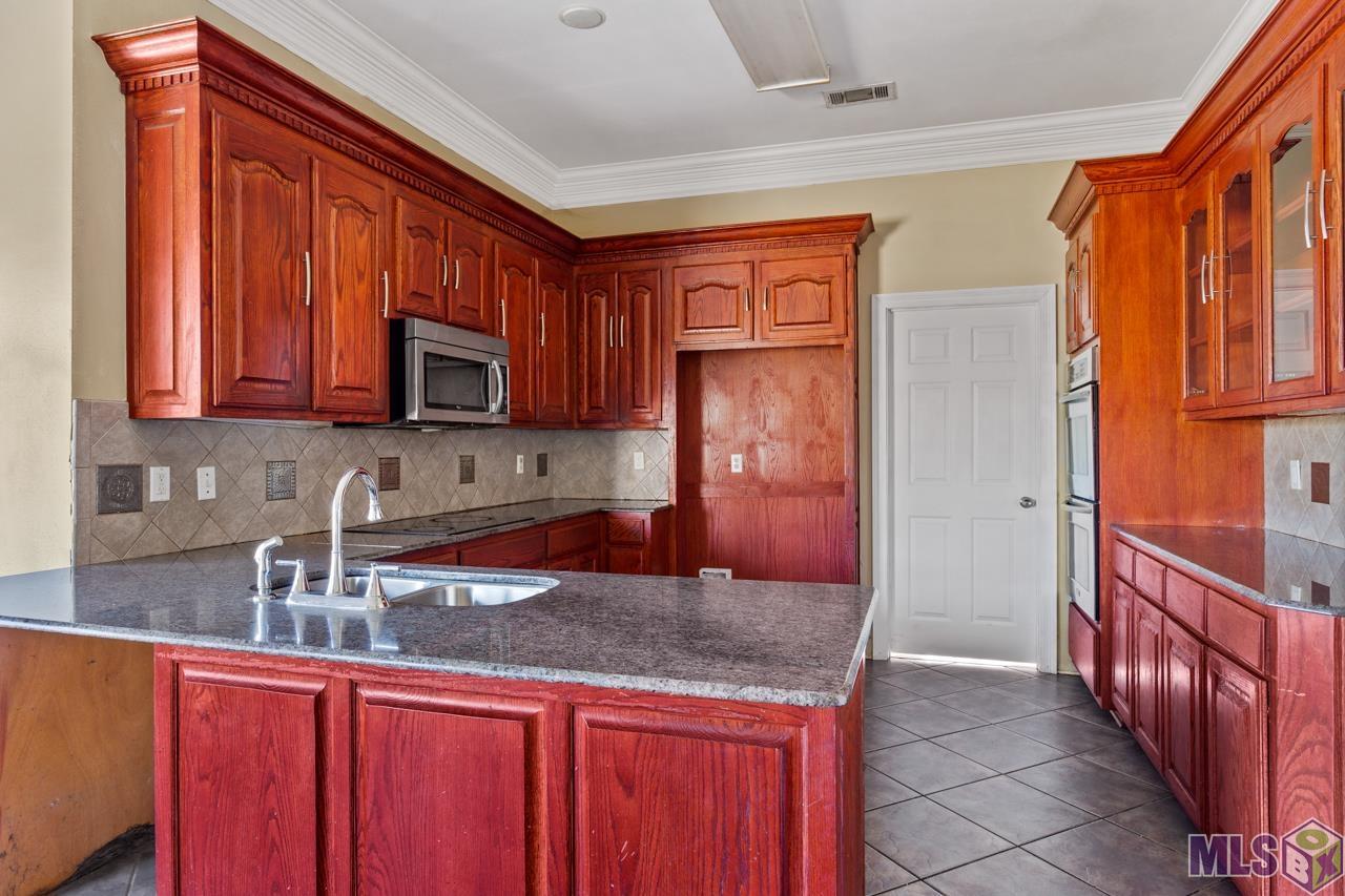21023 Plank Road Zachary, LA 70791 - Photo 8 of 31 Gallery Image 8
