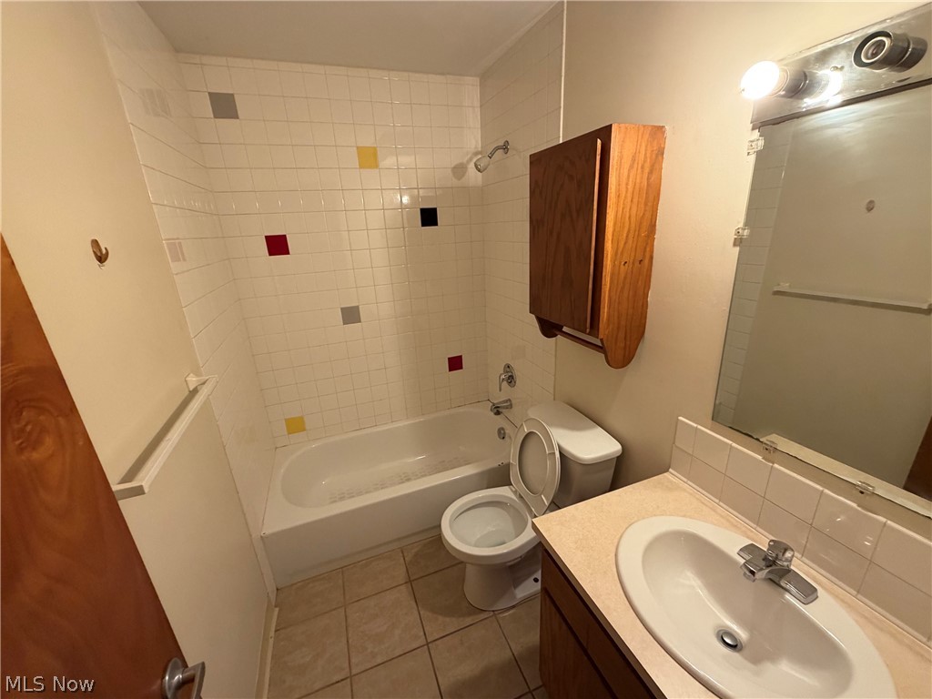 811 East Wilbeth Road, Unit 9 Akron, OH 44306 - Photo 4 of 6 Gallery Image 4